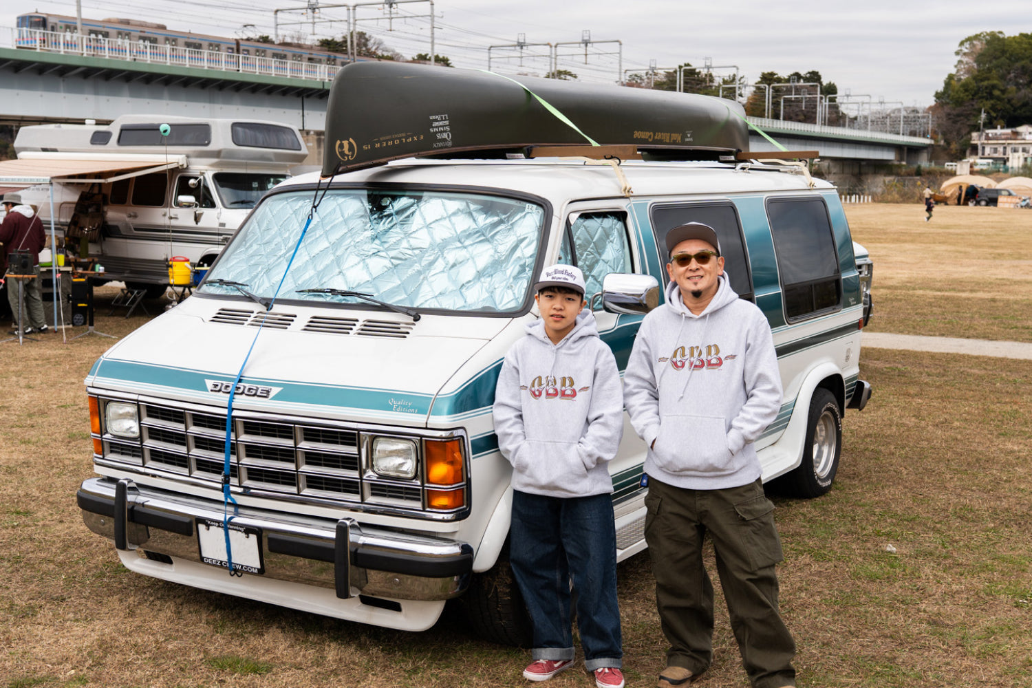 VANLIFE STYLE #08｜バンライフ（車中泊）＆ ダッチバン｜LUGH公式 魔法瓶ブランケット